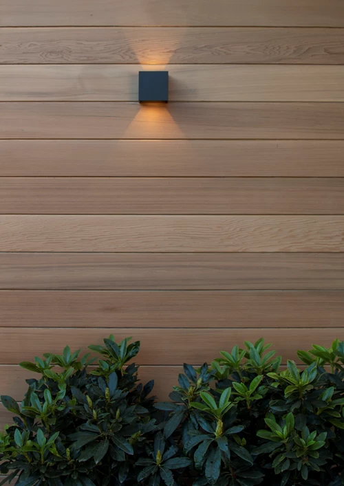 Lucide AXI - Spot mural / Applique mural Salle de bains - LED - 2x7W 2700K - IP54 - Angle du faisceau réglable - Noir - ambiance 2